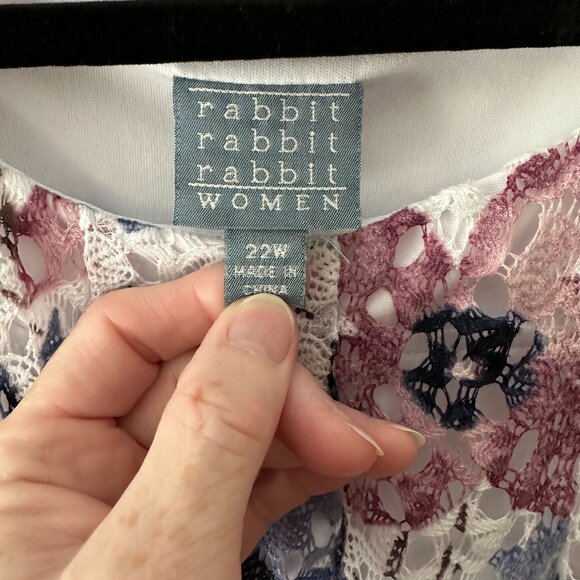 Rabbit Rabbit Rabbit Plus Size 22 White and purple floral dress - Picture 6 of 6